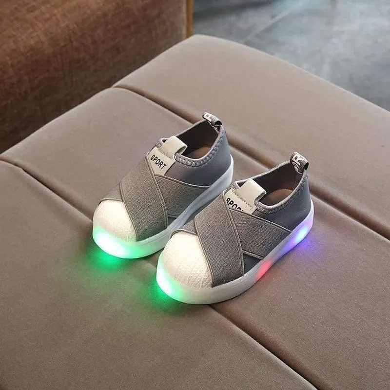 Unisexmädchenjungen beschuht LED beleuchtete Qualitätskindturnschuhe, die breathable Babykindschuhe shinning sind
