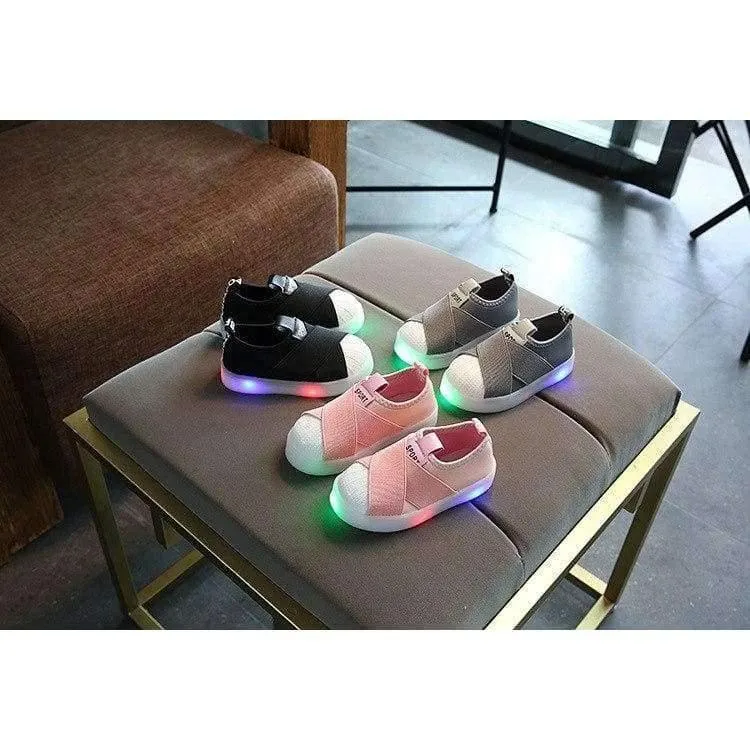 Unisexmädchenjungen beschuht LED beleuchtete Qualitätskindturnschuhe, die breathable Babykindschuhe shinning sind