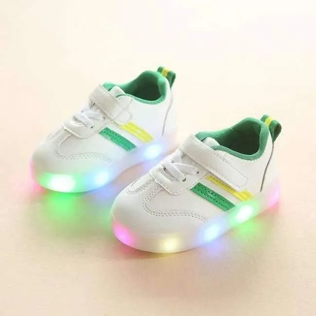 Mode Neue Marke Design LED-Schuhe cool Baby Mädchen Jungen Kleinkinder Shinning Beleuchtung Baby First Walker glühende Turnschuhe