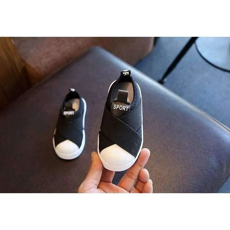 Kühle Normallackfreizeitschuhkinder atmungsaktives Segeltuch scherzt klassische nette Mädchenjungenunisexschuhturnschuhe