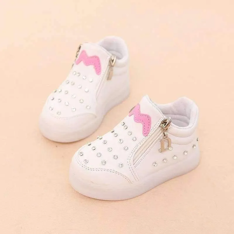 Mode beleuchtete bunte Kinderturnschuhe Kühle Babykleinkind-erste Wanderer der hohen Qualität beiläufige heiße Verkaufsbabyjungen-Mädchenschuhe