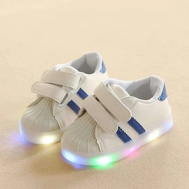 LED-Leuchten beschuht die Kinder, die alle Jahreszeiten Sportturnschuhkinder laufen lassen, die ausgezeichneten reizenden Jungenmädchen-Babyschuhe