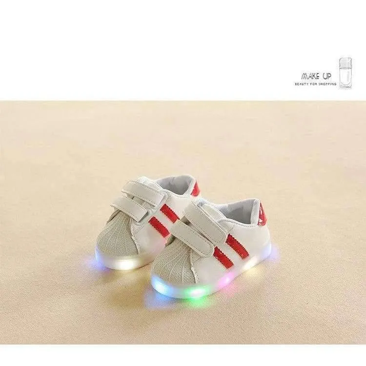 LED-Leuchten beschuht die Kinder, die alle Jahreszeiten Sportturnschuhkinder laufen lassen, die ausgezeichneten reizenden Jungenmädchen-Babyschuhe