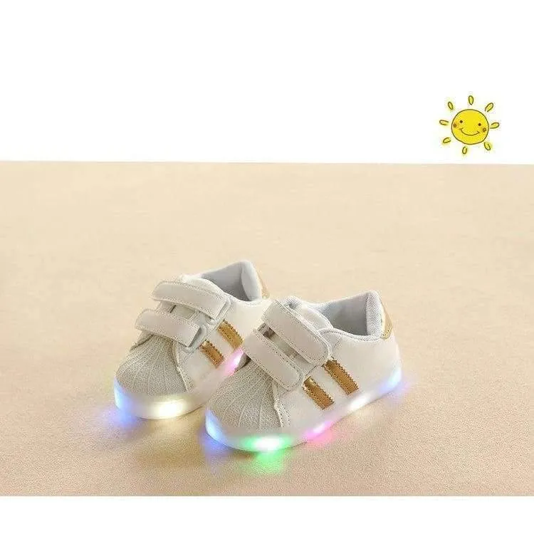 LED-Leuchten beschuht die Kinder, die alle Jahreszeiten Sportturnschuhkinder laufen lassen, die ausgezeichneten reizenden Jungenmädchen-Babyschuhe