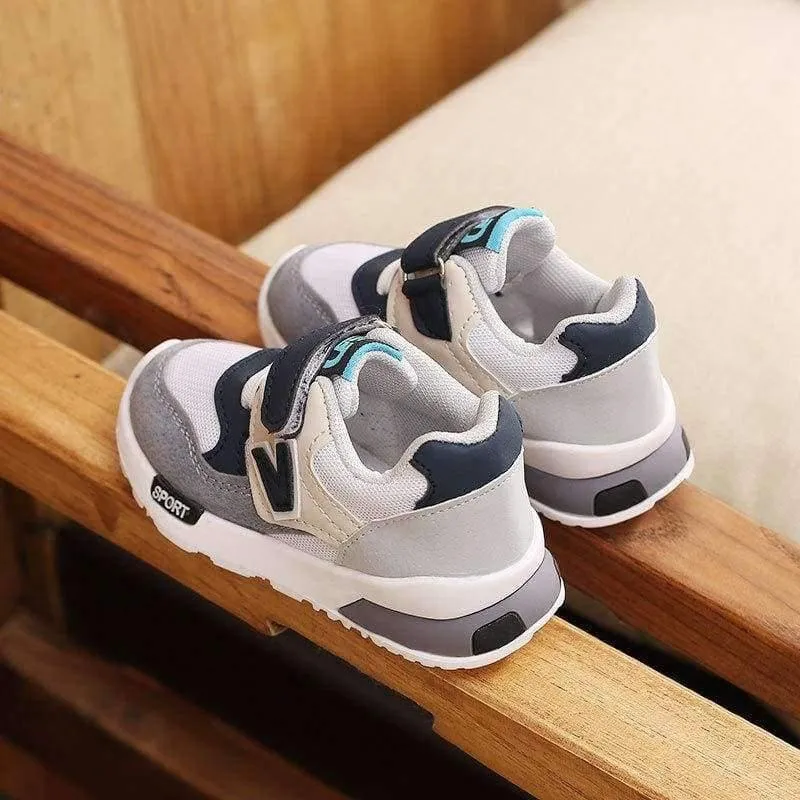 Patch coole Baby-Turnschuhe heiße Verkäufe atmungsaktive Sport Kleinkinder Baby Mode leichte Baby Mädchen Jungen Schuhe erste Wanderer