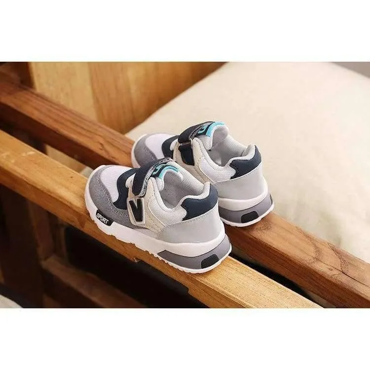Patch coole Baby-Turnschuhe heiße Verkäufe atmungsaktive Sport Kleinkinder Baby Mode leichte Baby Mädchen Jungen Schuhe erste Wanderer