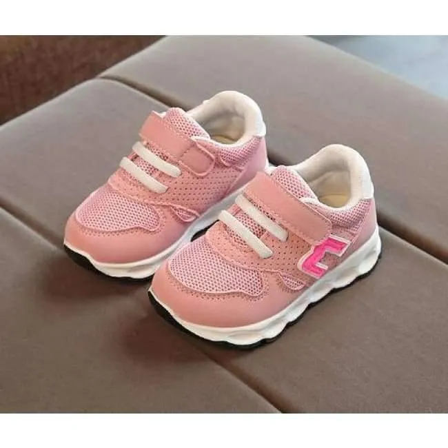 Mode-Patch mit Klettverschluss für Babys und Kleinkinder, lässige, atmungsaktive, leichte Lauflernschuhe für Babys. Niedliche, einfarbige, leichte Baby-Sneakers