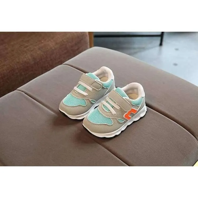 Mode-Patch mit Klettverschluss für Babys und Kleinkinder, lässige, atmungsaktive, leichte Lauflernschuhe für Babys. Niedliche, einfarbige, leichte Baby-Sneakers