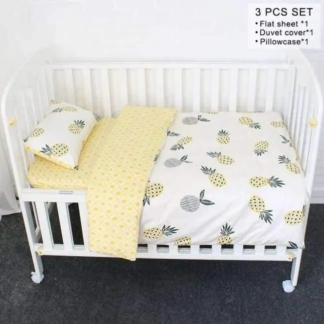 3 Pcs Set Babybettwäscheset aus reiner Baumwolle Flamingo Grau Cloud Pattern Crib Kit Einschließlich Kissenbezug Bettbezug Kinderbett Flachbetttuch