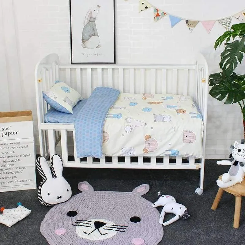3 Pcs Set Babybettwäscheset aus reiner Baumwolle Flamingo Grau Cloud Pattern Crib Kit Einschließlich Kissenbezug Bettbezug Kinderbett Flachbetttuch