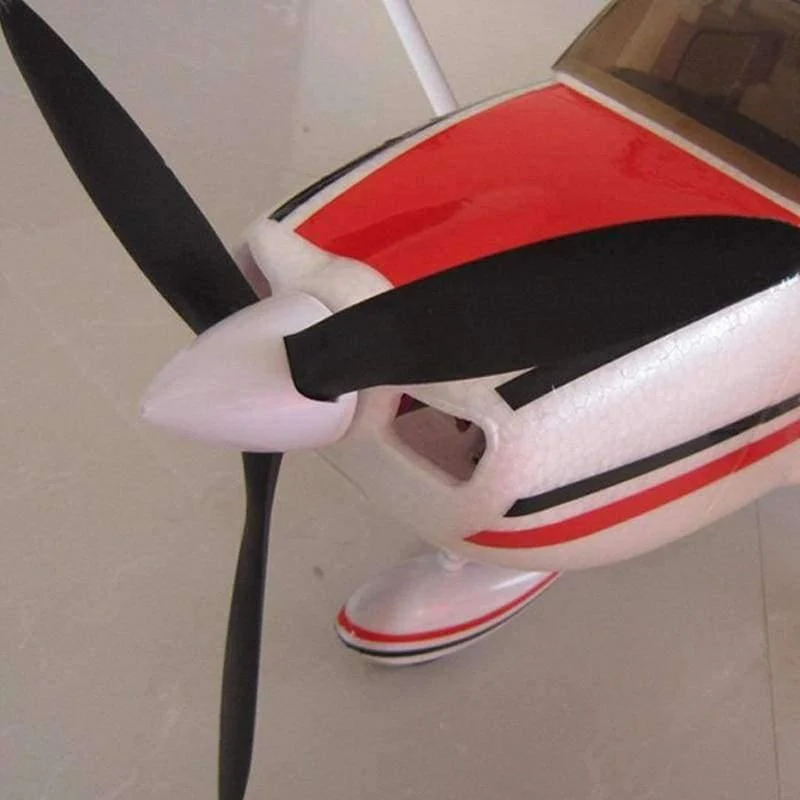 RC Cessna 182 1410MM 11*9 3-Blatt-Kunststoffpropeller für Cessna-Flugzeug 1410mm Spannweite ferngesteuertes Starrflügelflugzeug