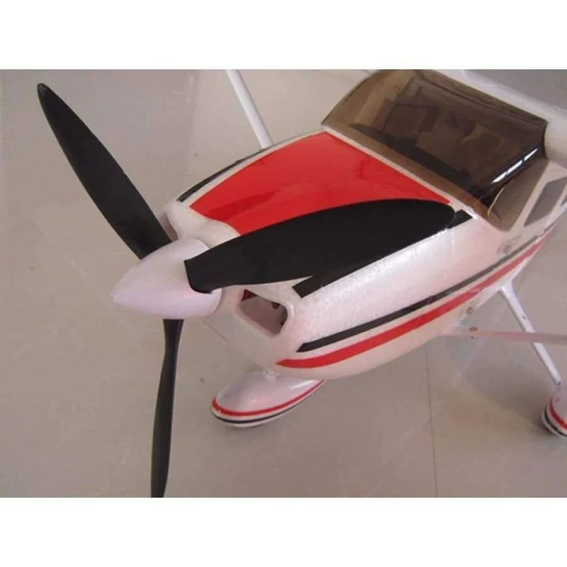 RC Cessna 182 1410MM 11*9 3-Blatt-Kunststoffpropeller für Cessna-Flugzeug 1410mm Spannweite ferngesteuertes Starrflügelflugzeug