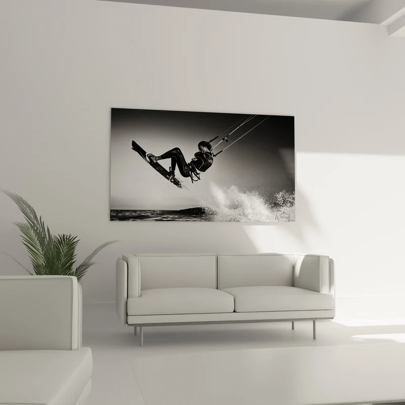 Tableau Kitesurfeur noir et blanc jambe repliée en vol - Fenêtre à carreaux floutée - Edition Kite surf