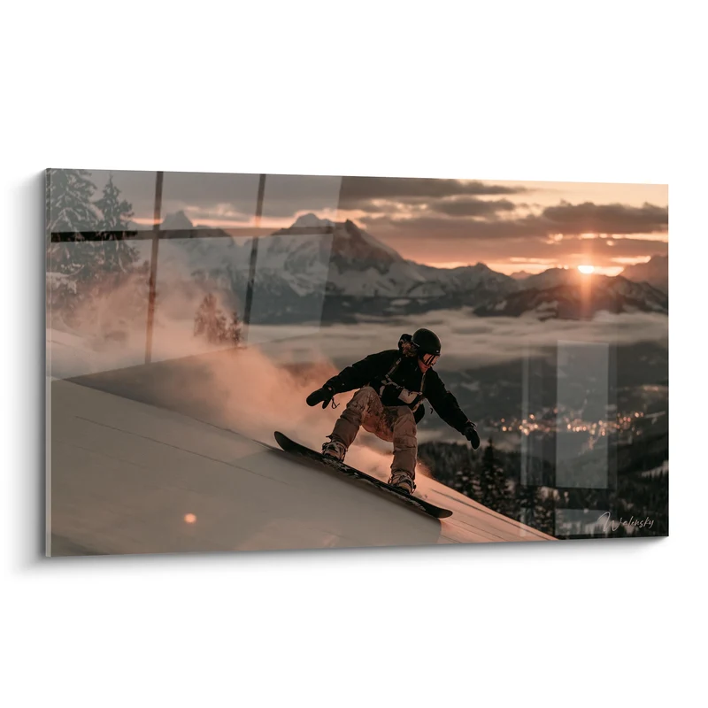 Tableau Snowboardeur noir et beige au coucher de soleil - Vallée illuminée en contrebas - Edition Snowboard
