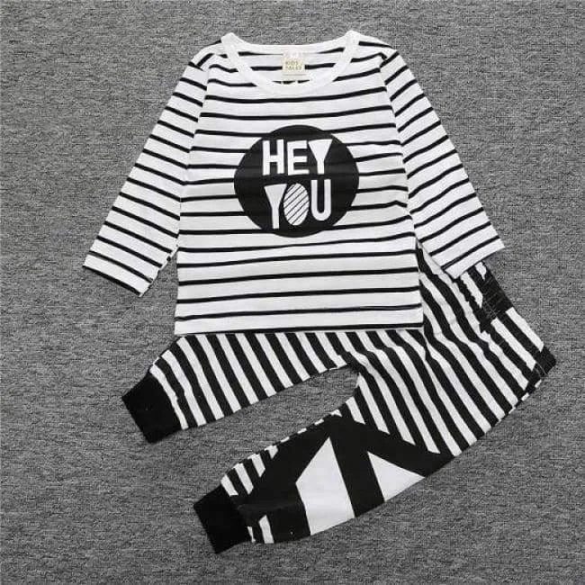 Neugeborenes Baby-Kleidung Baby-Kleidung Unisex gelb Farbe Langarm-Shirt + Hose 2-tlg. Bebe Mädchen Kleidung Set ST205