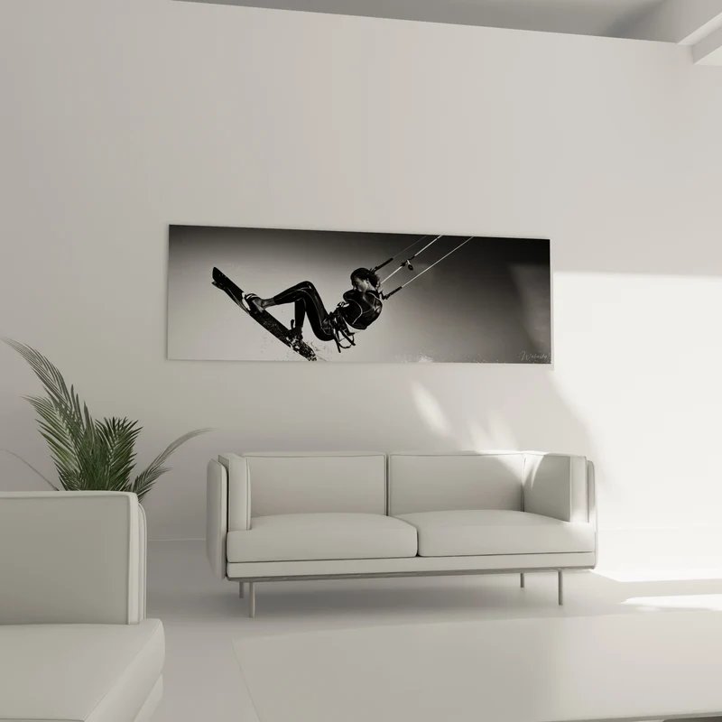 Tableau Kitesurfeuse noire et blanche cheveux dénoués - Combinaison intégrale ajustée - Edition Kite surf