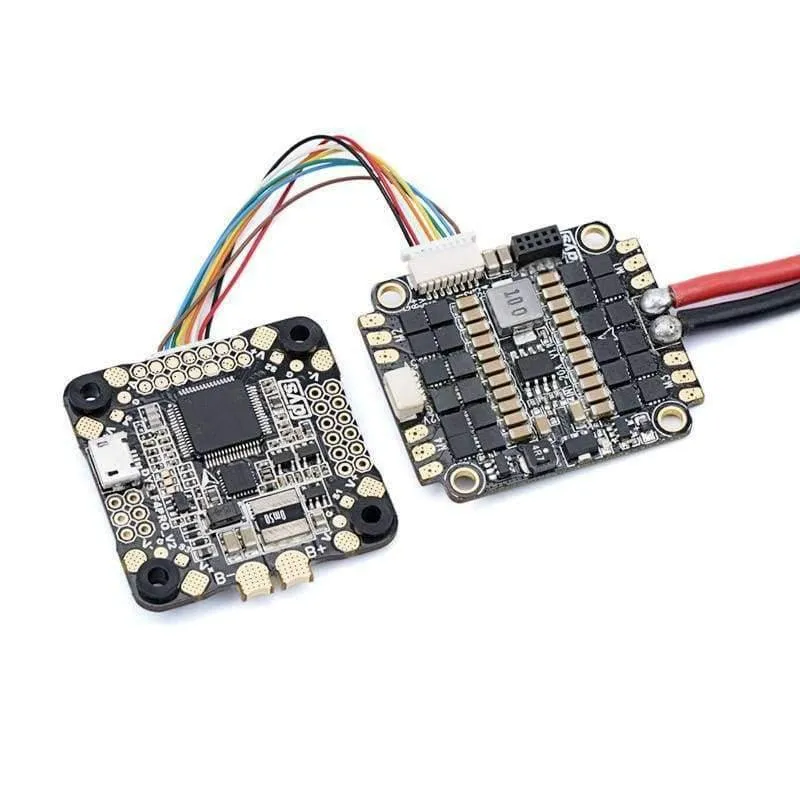 DYS Flugsteuerung F4 PRO V2 Betaflight mit integriertem OSD-Flachkabelanschluss für 5V / 3A 9V / 1.2A BEC