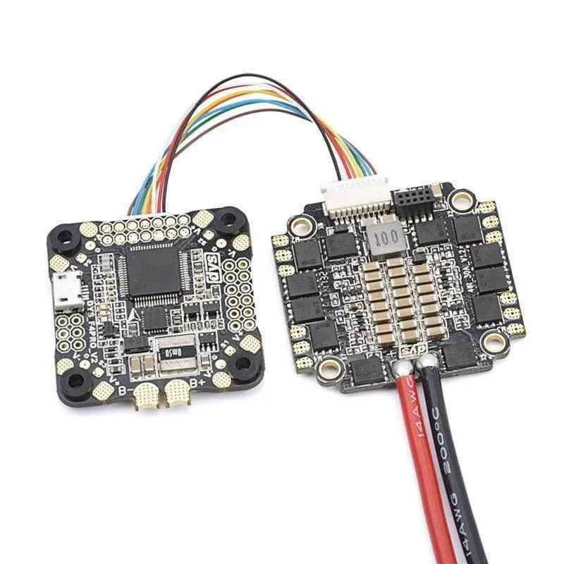 DYS Flugsteuerung F4 PRO V2 Betaflight mit integriertem OSD-Flachkabelanschluss für 5V / 3A 9V / 1.2A BEC