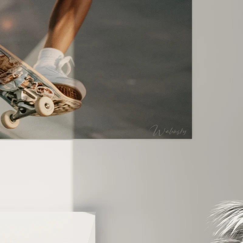 Tableau Skateur beige et brun en saut - Envol au crépuscule - Edition Skateboard