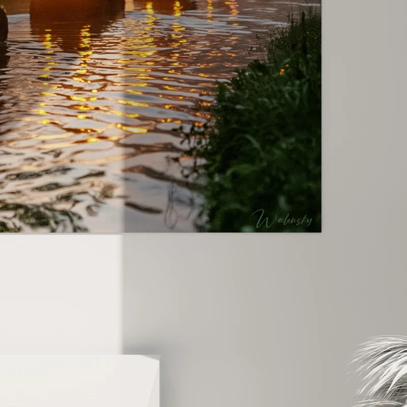 Tableau Quads traversant une rivière au coucher du soleil - Traversée au crépuscule - Edition Quad