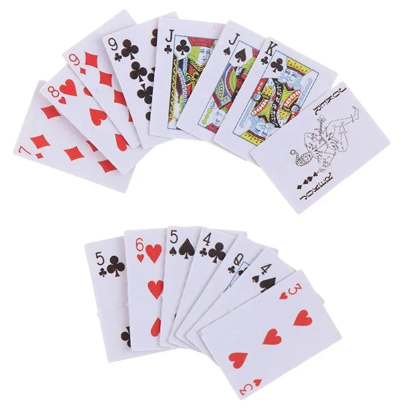 Niedliches Mini-Pokerspiel, tragbares Mini-Haus, Spielkarten, Puppenzubehör, Heimdekoration, kleines Party-Brettspiel, Pokerkartenspiele