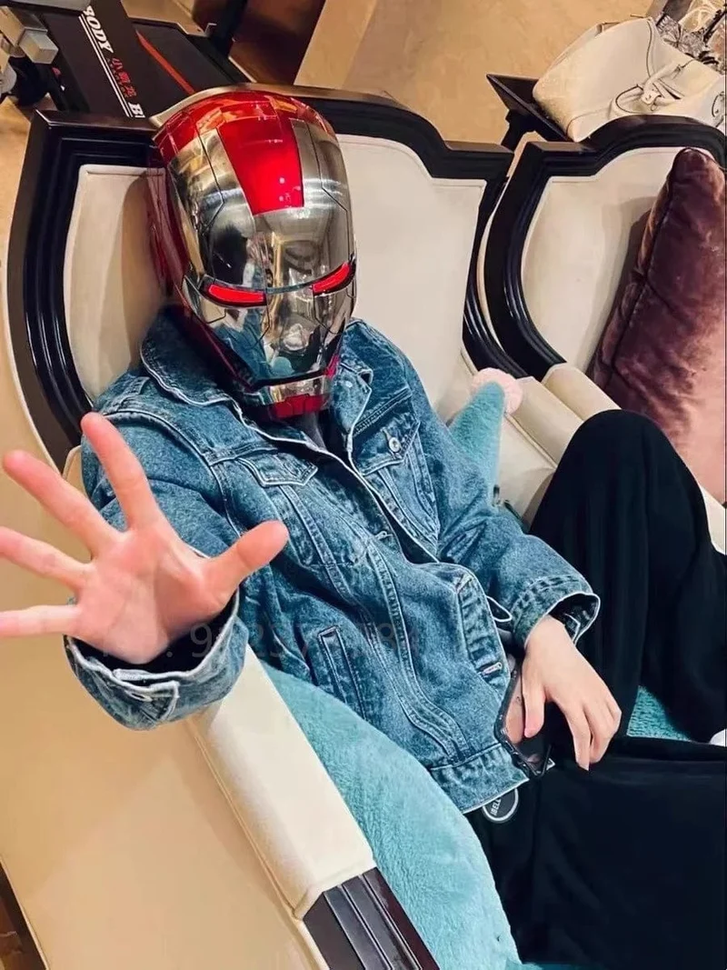 Neu AutoKing 1:1 Mk5 Iron Man Helm Cosplay Sprachsteuerung Augen mit Licht Modell Spielzeug für Erwachsene Elektrisches tragbares Weihnachtsgeschenk